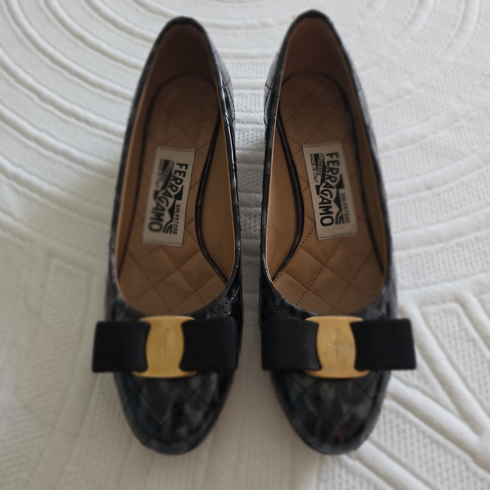 Salvatore Ferragamo Black/Gray Tortoise Quilted Pattern With Bow Women's Shoes